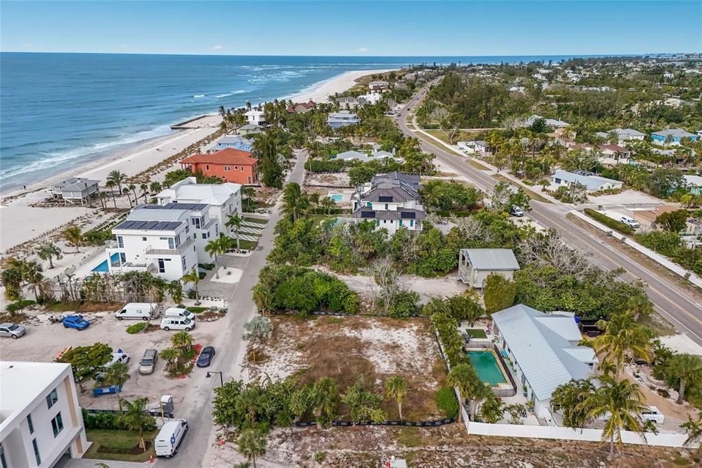 En Venta: $1,449,000 (0.24 acres)