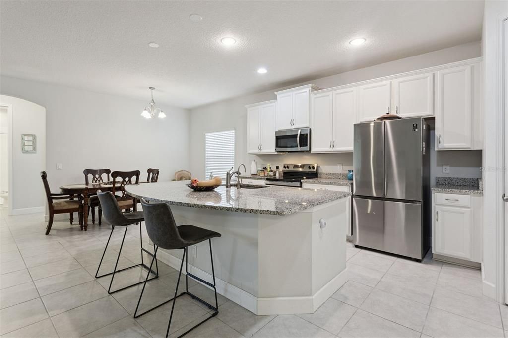 For Sale: $449,999 (4 beds, 3 baths, 2565 Square Feet)