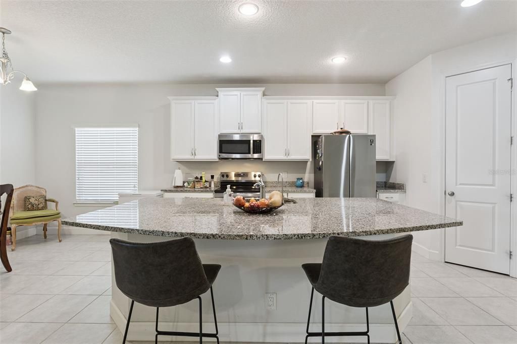 For Sale: $449,999 (4 beds, 3 baths, 2565 Square Feet)