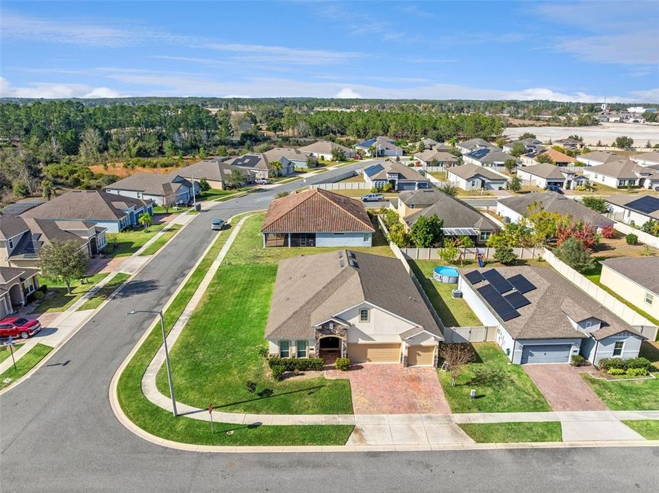 For Sale: $449,999 (4 beds, 3 baths, 2565 Square Feet)