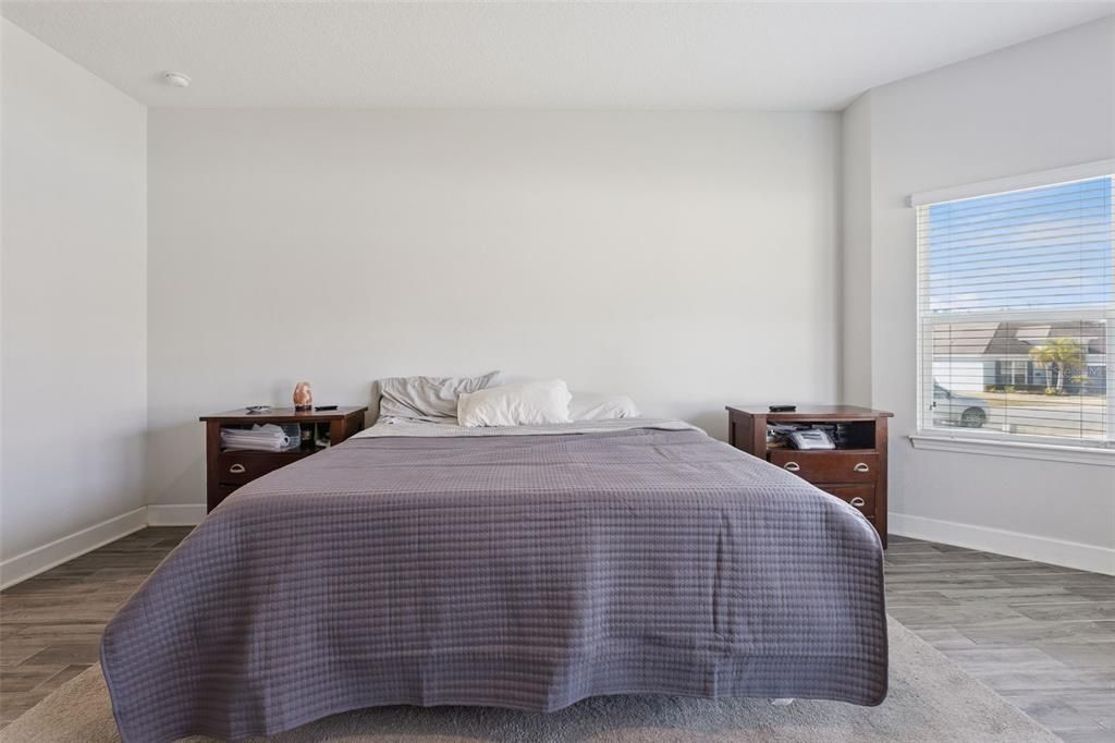 For Sale: $449,999 (4 beds, 3 baths, 2565 Square Feet)