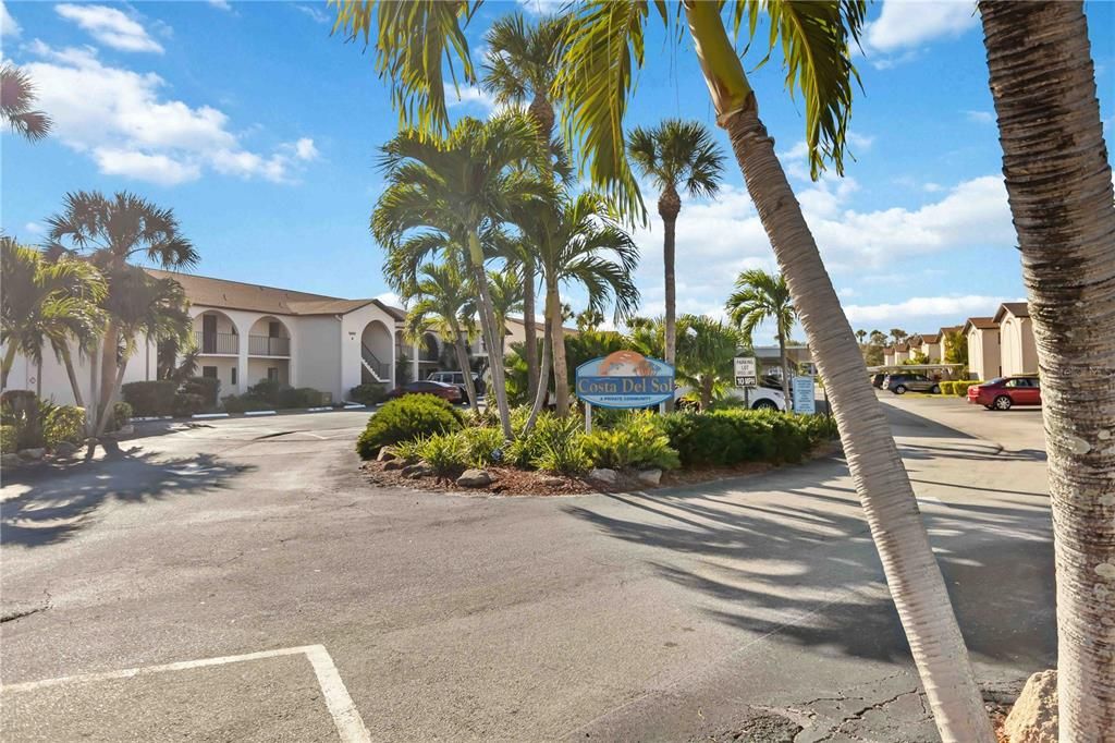 For Sale: $246,500 (3 beds, 2 baths, 1354 Square Feet)