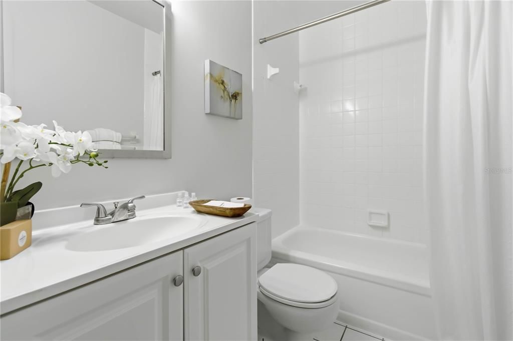For Sale: $246,500 (3 beds, 2 baths, 1354 Square Feet)