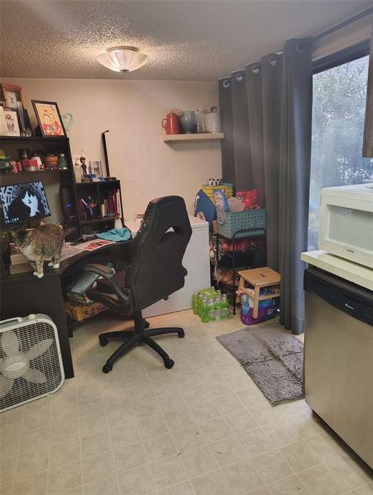 For Sale: $125,000 (2 beds, 1 baths, 960 Square Feet)