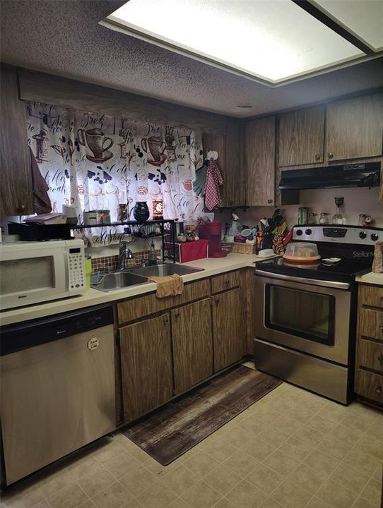 For Sale: $125,000 (2 beds, 1 baths, 960 Square Feet)