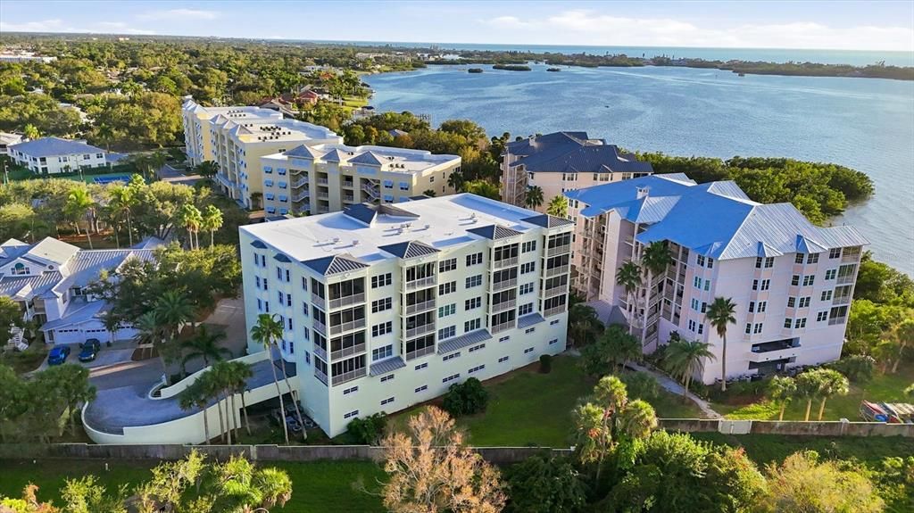 En Venta: $675,000 (2 camas, 2 baños, 1943 Pies cuadrados)