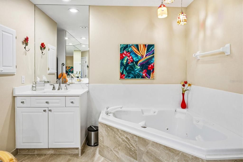 En Venta: $675,000 (2 camas, 2 baños, 1943 Pies cuadrados)