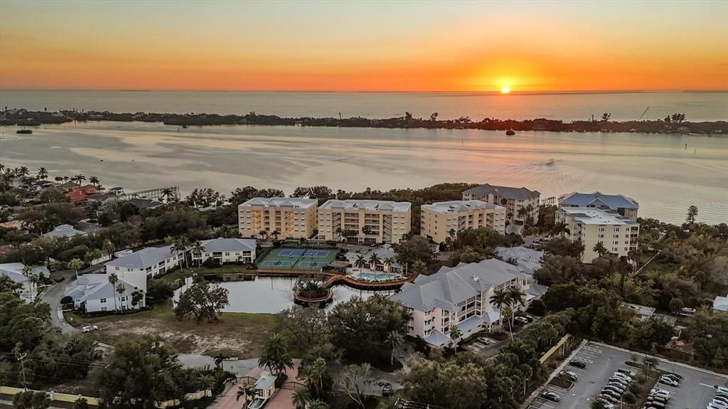 En Venta: $675,000 (2 camas, 2 baños, 1943 Pies cuadrados)