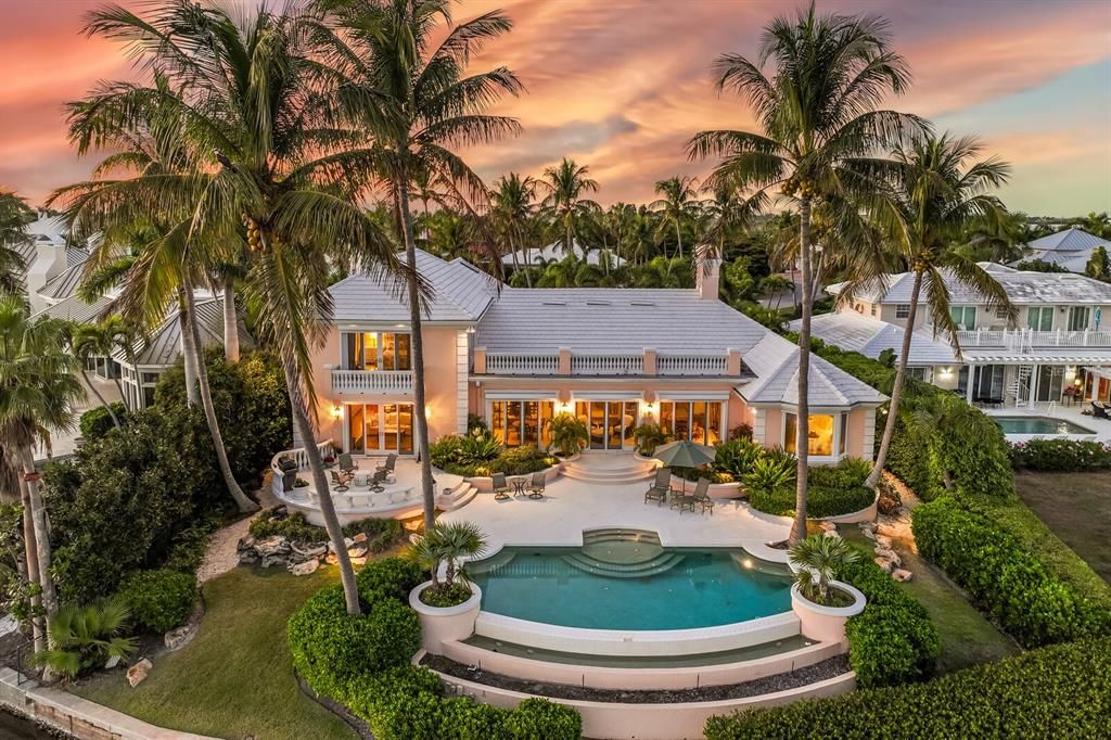 For Sale: $9,500,000 (5 beds, 4 baths, 5592 Square Feet)