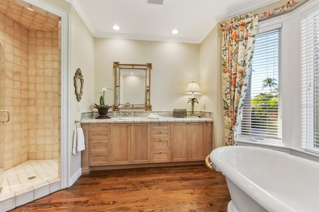 For Sale: $9,500,000 (5 beds, 4 baths, 5592 Square Feet)