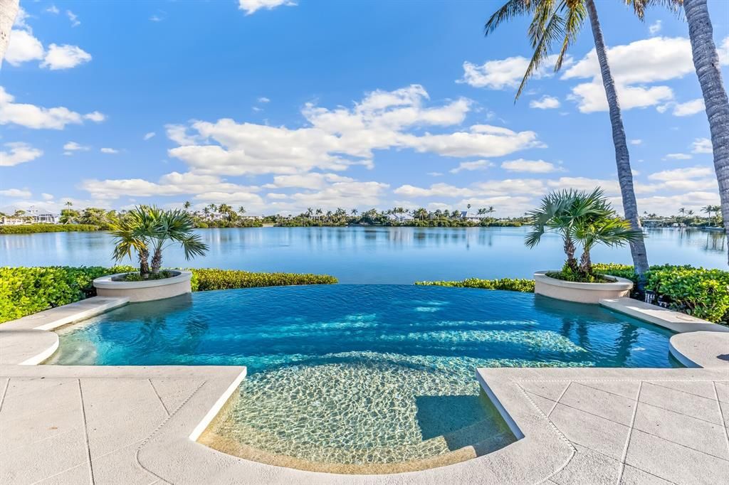 For Sale: $9,500,000 (5 beds, 4 baths, 5592 Square Feet)
