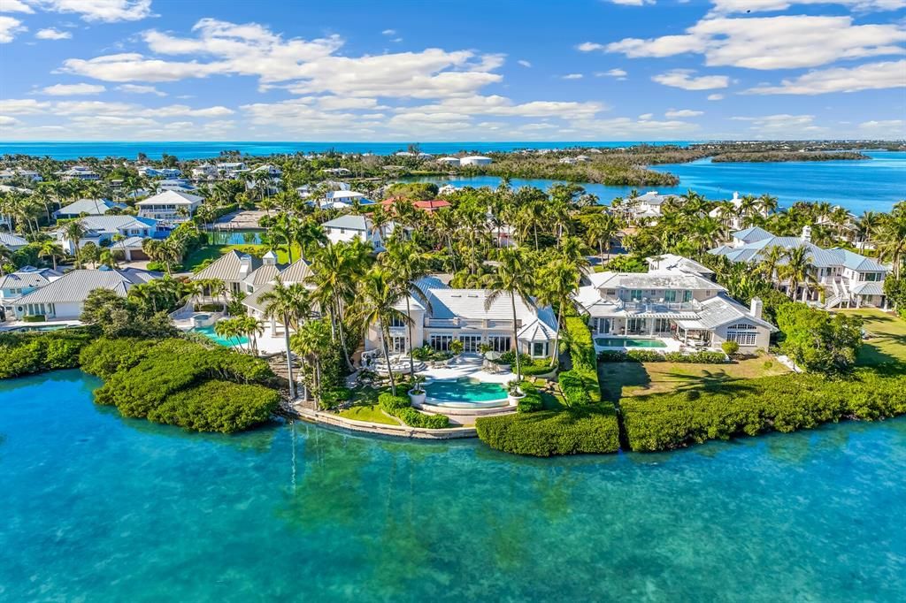For Sale: $9,500,000 (5 beds, 4 baths, 5592 Square Feet)
