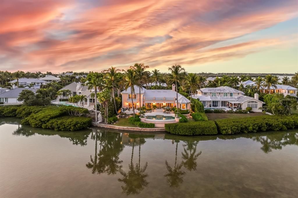 For Sale: $9,500,000 (5 beds, 4 baths, 5592 Square Feet)