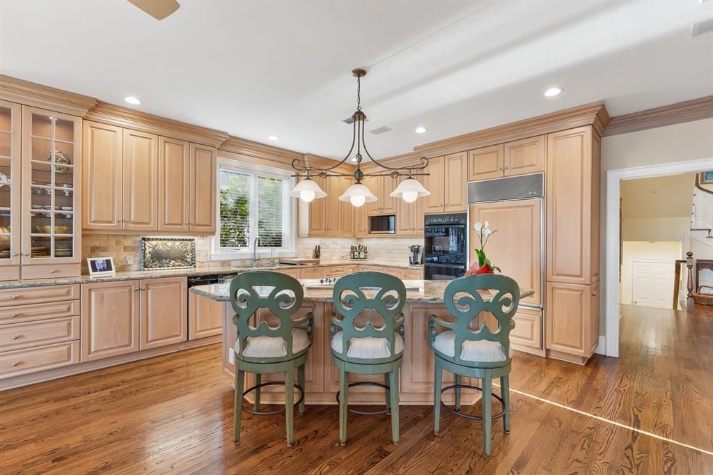 For Sale: $9,500,000 (5 beds, 4 baths, 5592 Square Feet)