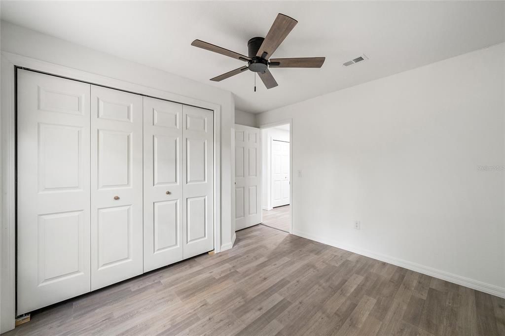 For Sale: $145,000 (2 beds, 1 baths, 869 Square Feet)