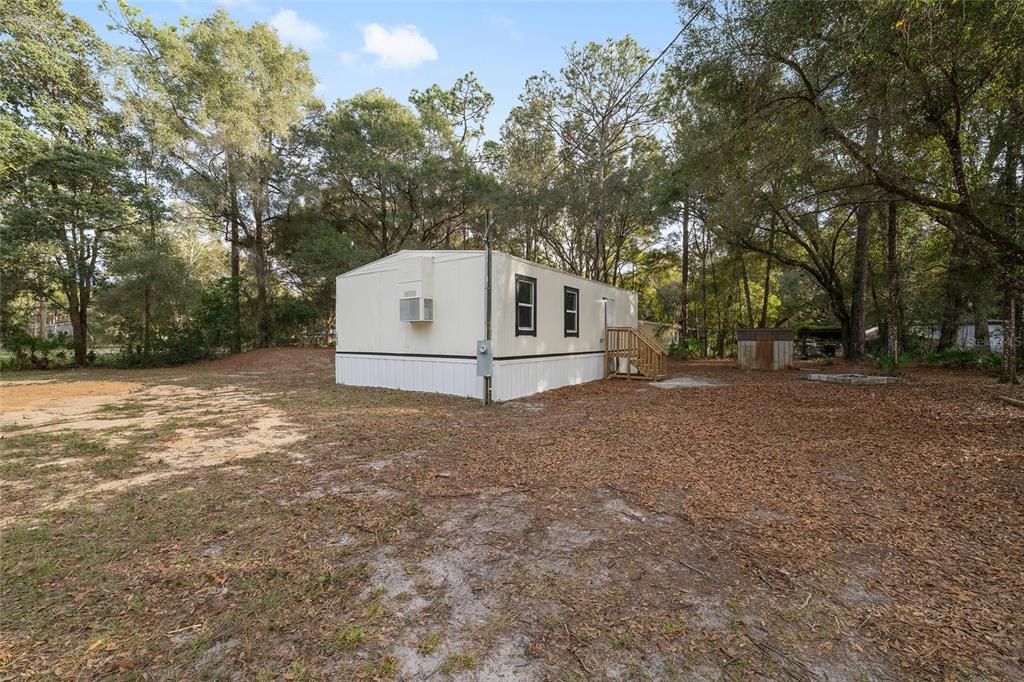 For Sale: $145,000 (2 beds, 1 baths, 869 Square Feet)