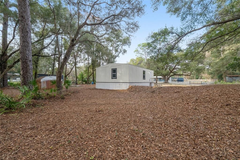 For Sale: $145,000 (2 beds, 1 baths, 869 Square Feet)