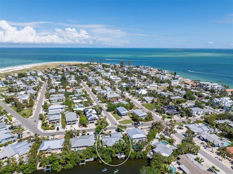 На продажу: $1,595,000 (2 спален, 2 ванн, 1800 Квадратных фут)