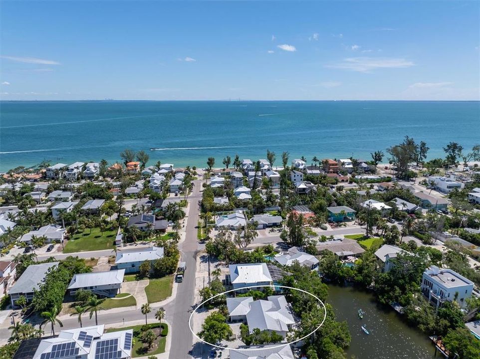 На продажу: $1,595,000 (2 спален, 2 ванн, 1800 Квадратных фут)