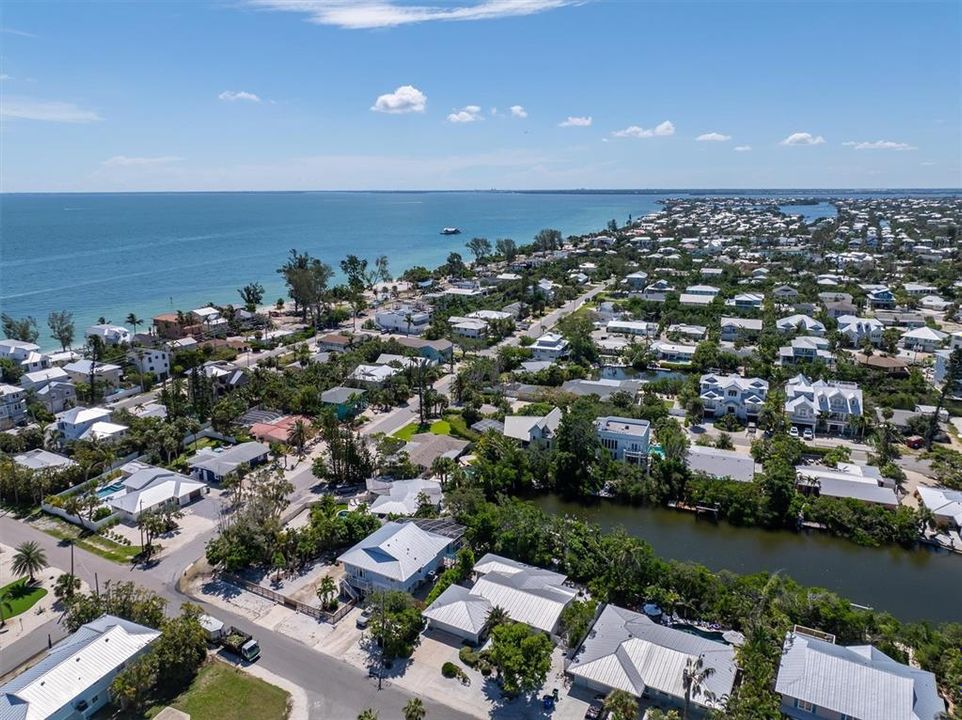 На продажу: $1,595,000 (2 спален, 2 ванн, 1800 Квадратных фут)