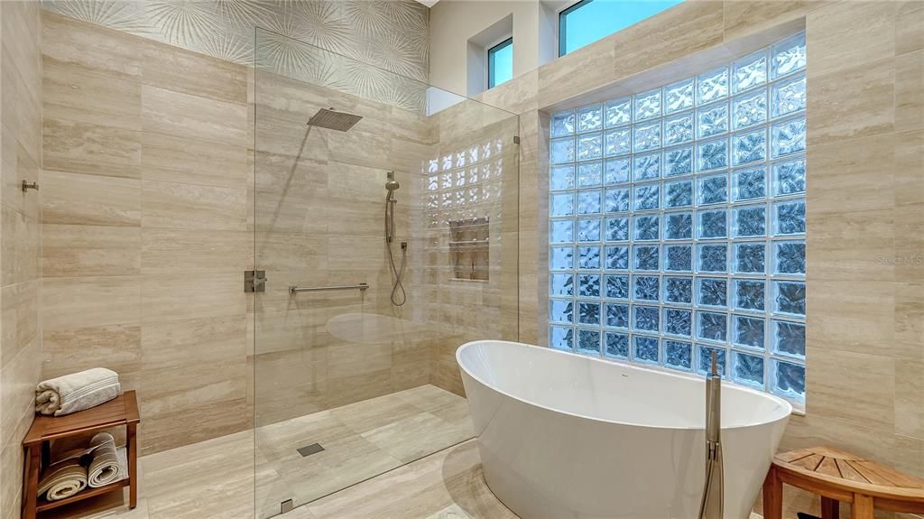 Active With Contract: $2,795,000 (4 beds, 4 baths, 3417 Square Feet)
