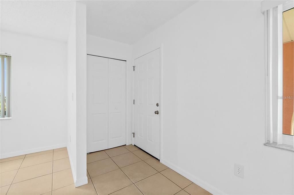 For Rent: $1,500 (2 beds, 1 baths, 900 Square Feet)