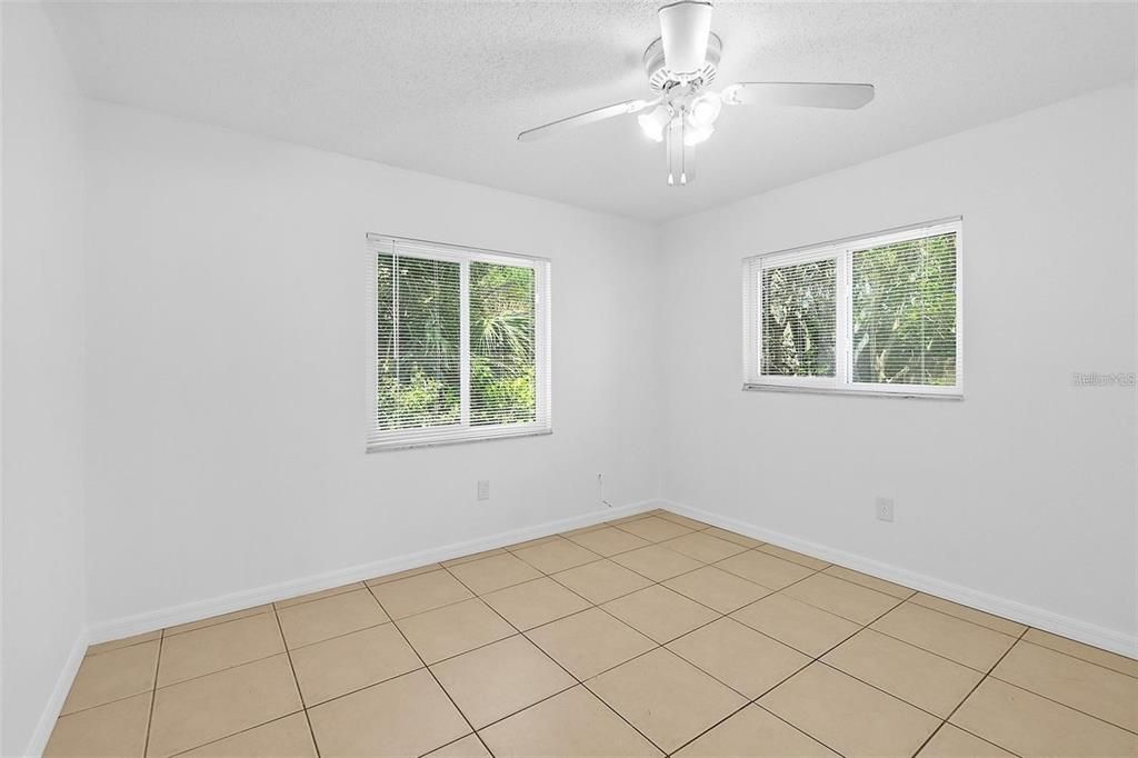 For Rent: $1,500 (2 beds, 1 baths, 900 Square Feet)