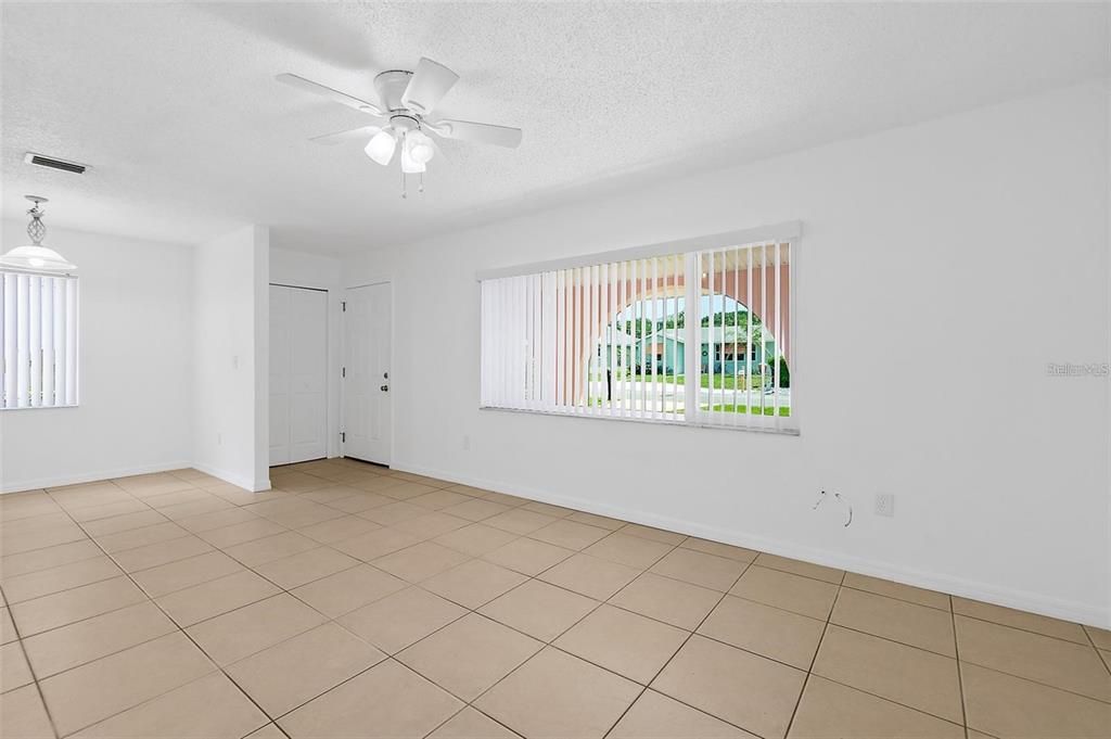 For Rent: $1,500 (2 beds, 1 baths, 900 Square Feet)