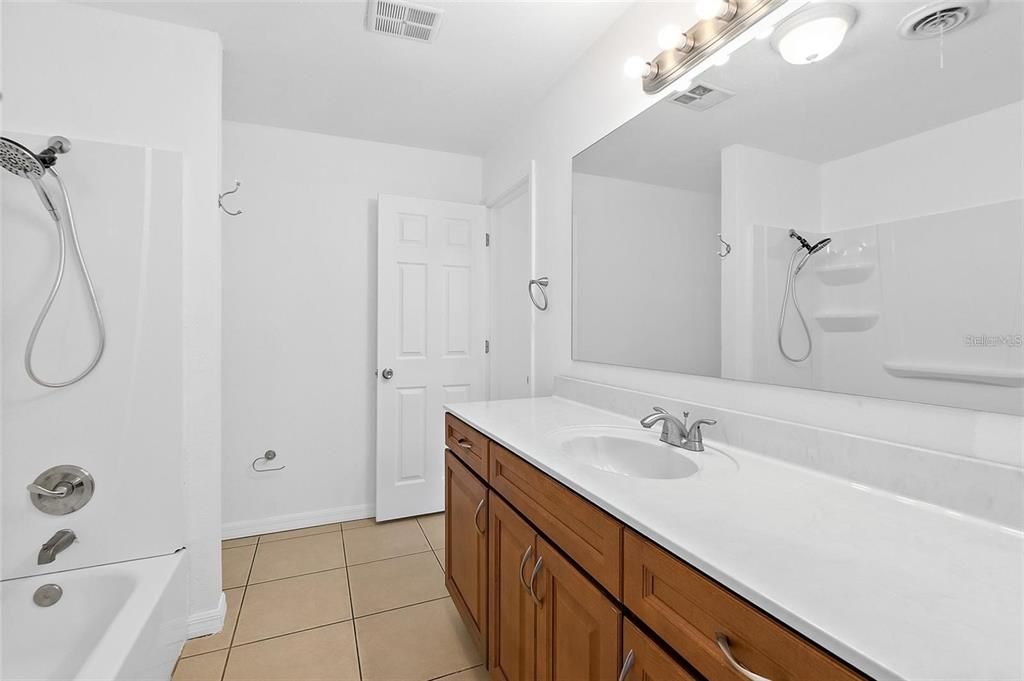 For Rent: $1,500 (2 beds, 1 baths, 900 Square Feet)