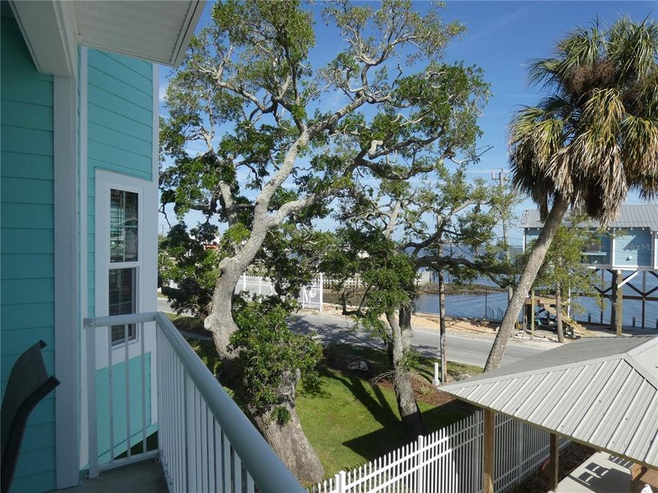 For Sale: $285,000 (2 beds, 2 baths, 1161 Square Feet)