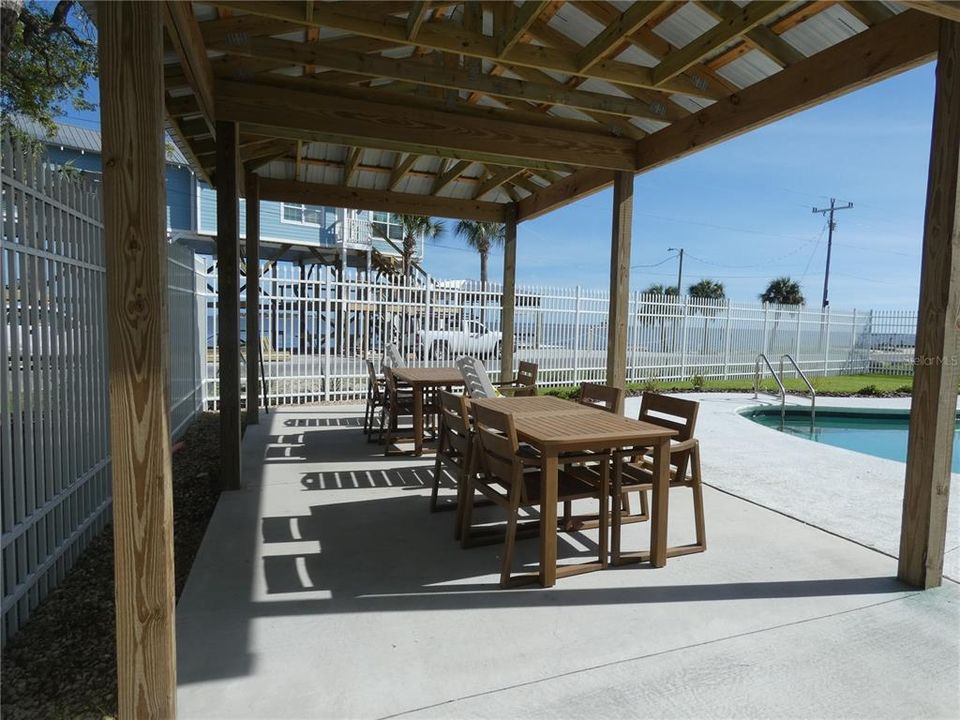 For Sale: $285,000 (2 beds, 2 baths, 1161 Square Feet)