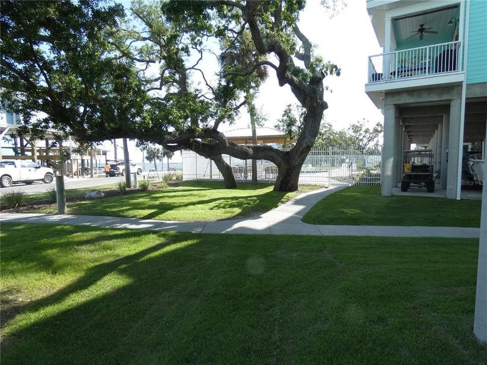 For Sale: $285,000 (2 beds, 2 baths, 1161 Square Feet)