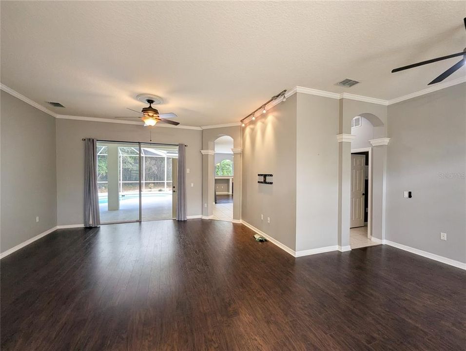 For Sale: $415,000 (4 beds, 3 baths, 2482 Square Feet)