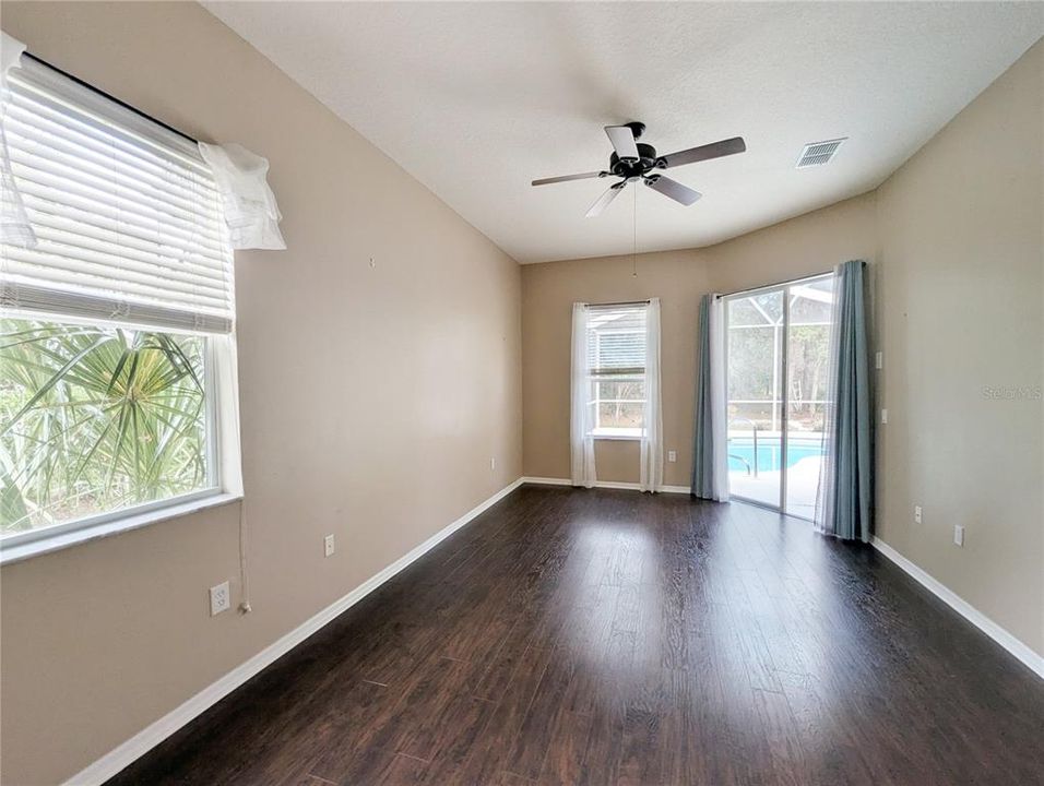 For Sale: $415,000 (4 beds, 3 baths, 2482 Square Feet)