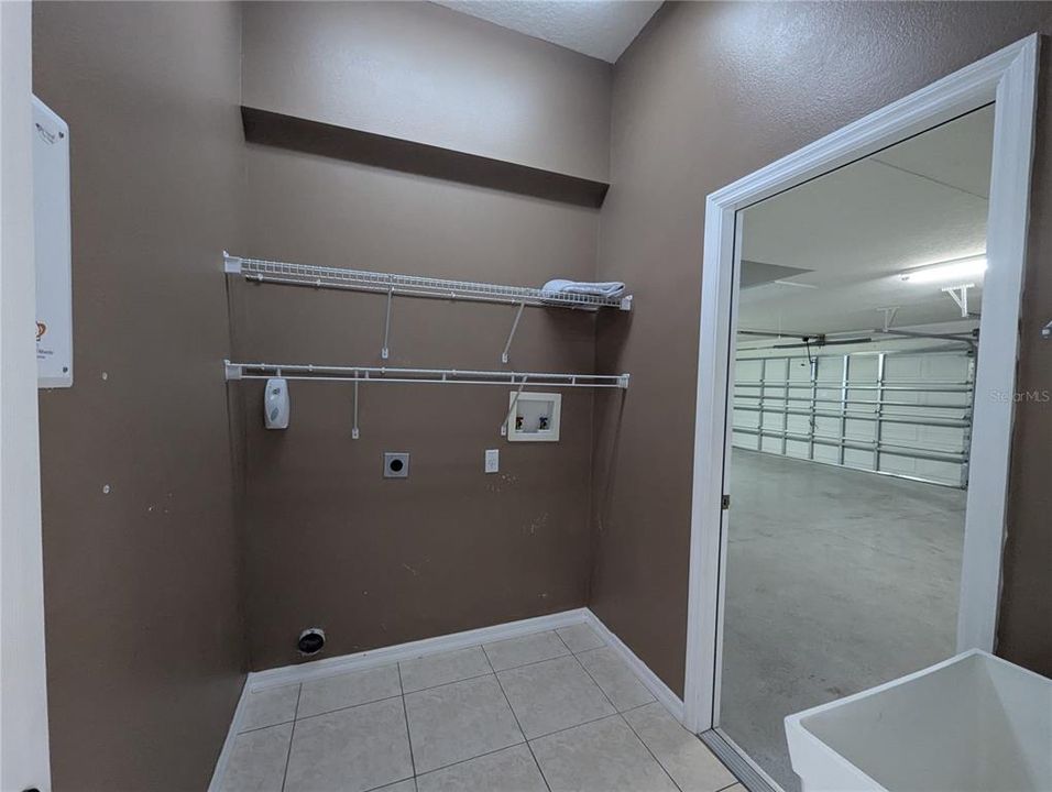 For Sale: $415,000 (4 beds, 3 baths, 2482 Square Feet)