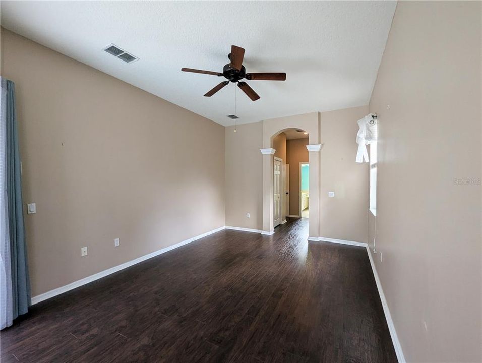For Sale: $415,000 (4 beds, 3 baths, 2482 Square Feet)