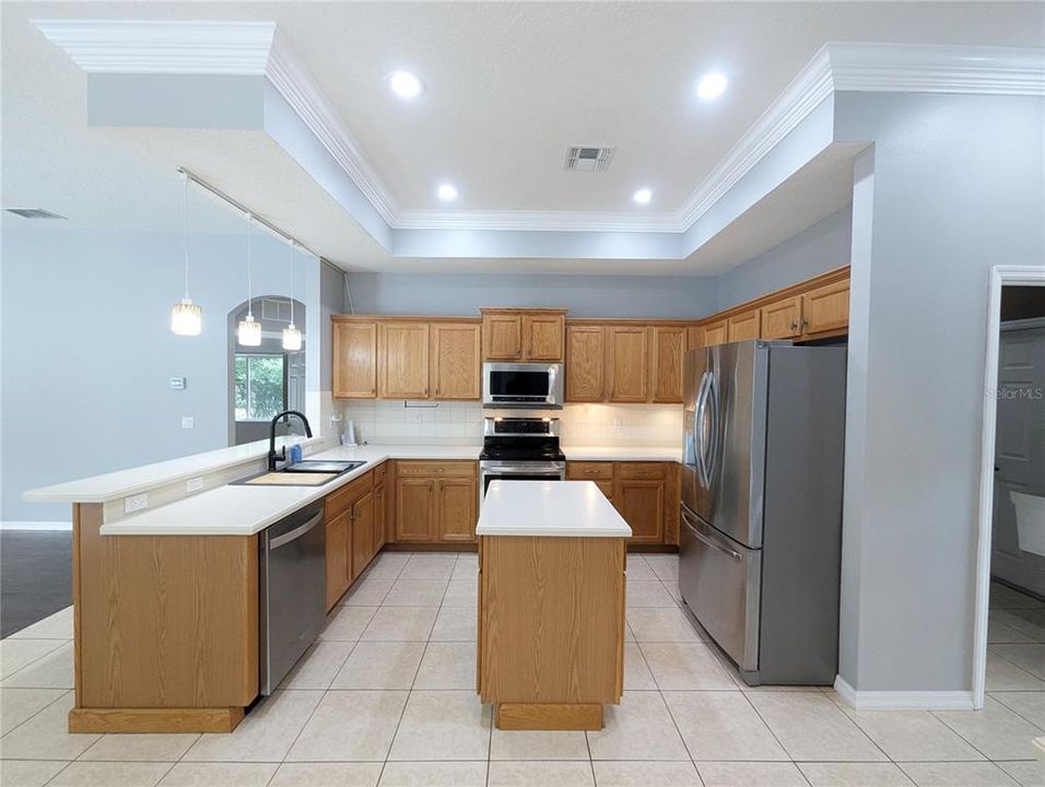For Sale: $415,000 (4 beds, 3 baths, 2482 Square Feet)