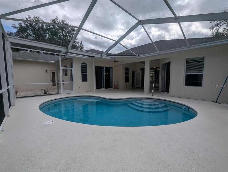 For Sale: $415,000 (4 beds, 3 baths, 2482 Square Feet)