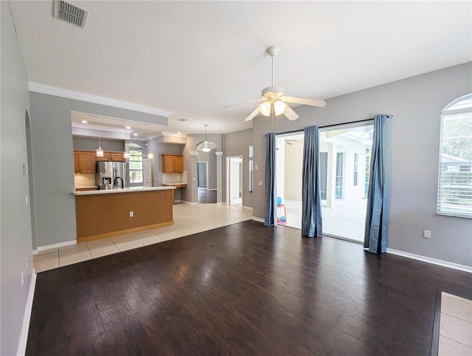 For Sale: $415,000 (4 beds, 3 baths, 2482 Square Feet)