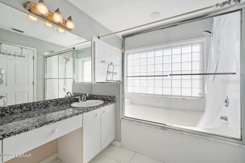 Activo con contrato: $499,900 (3 camas, 2 baños, 1631 Pies cuadrados)