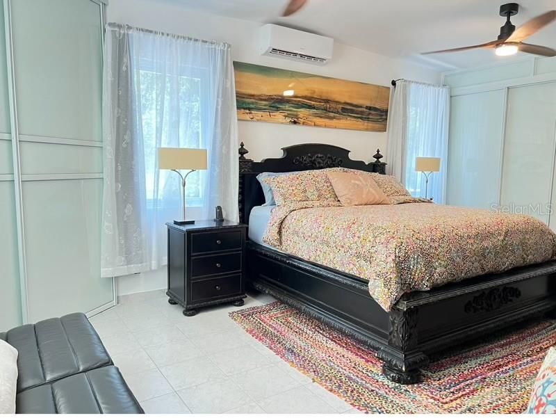 En Venta: $910,000 (3 camas, 2 baños, 3050 Pies cuadrados)