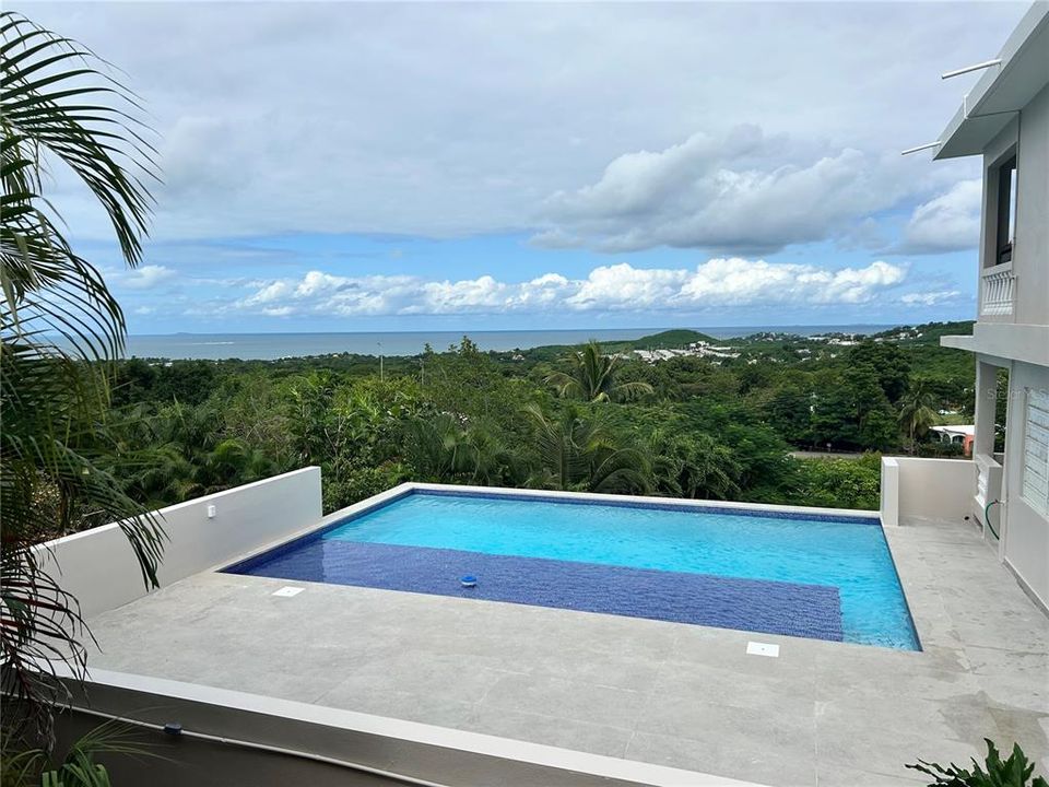 En Venta: $910,000 (3 camas, 2 baños, 3050 Pies cuadrados)