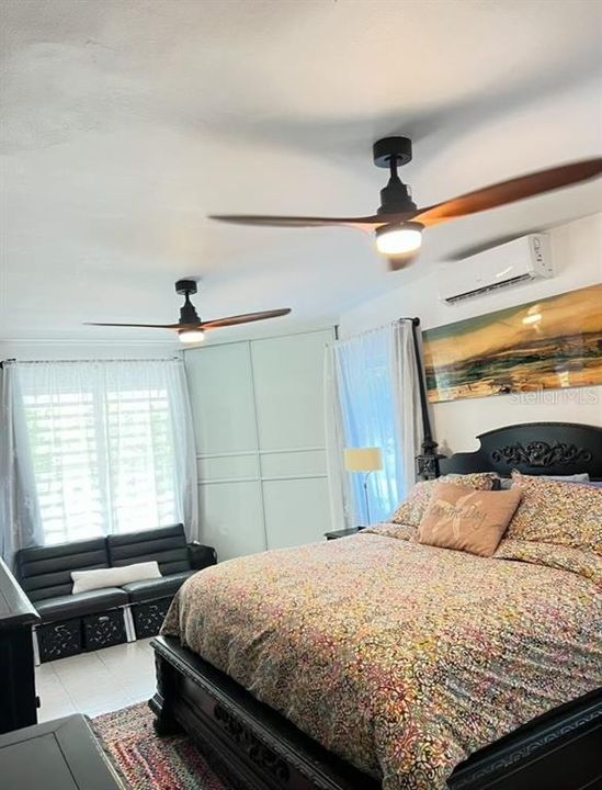 En Venta: $910,000 (3 camas, 2 baños, 3050 Pies cuadrados)