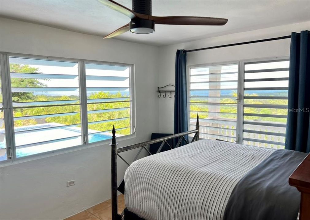 En Venta: $910,000 (3 camas, 2 baños, 3050 Pies cuadrados)
