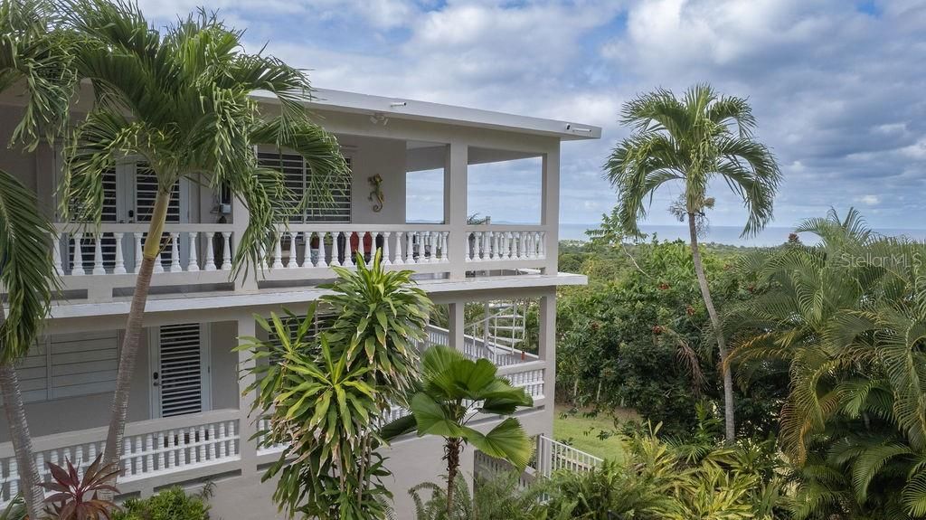 En Venta: $910,000 (3 camas, 2 baños, 3050 Pies cuadrados)