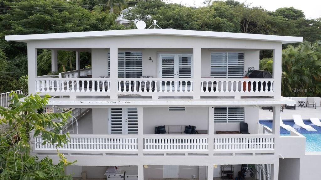 En Venta: $910,000 (3 camas, 2 baños, 3050 Pies cuadrados)