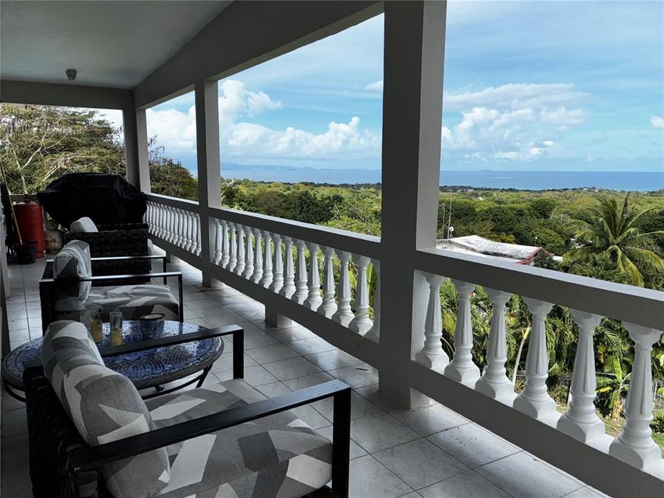 En Venta: $910,000 (3 camas, 2 baños, 3050 Pies cuadrados)