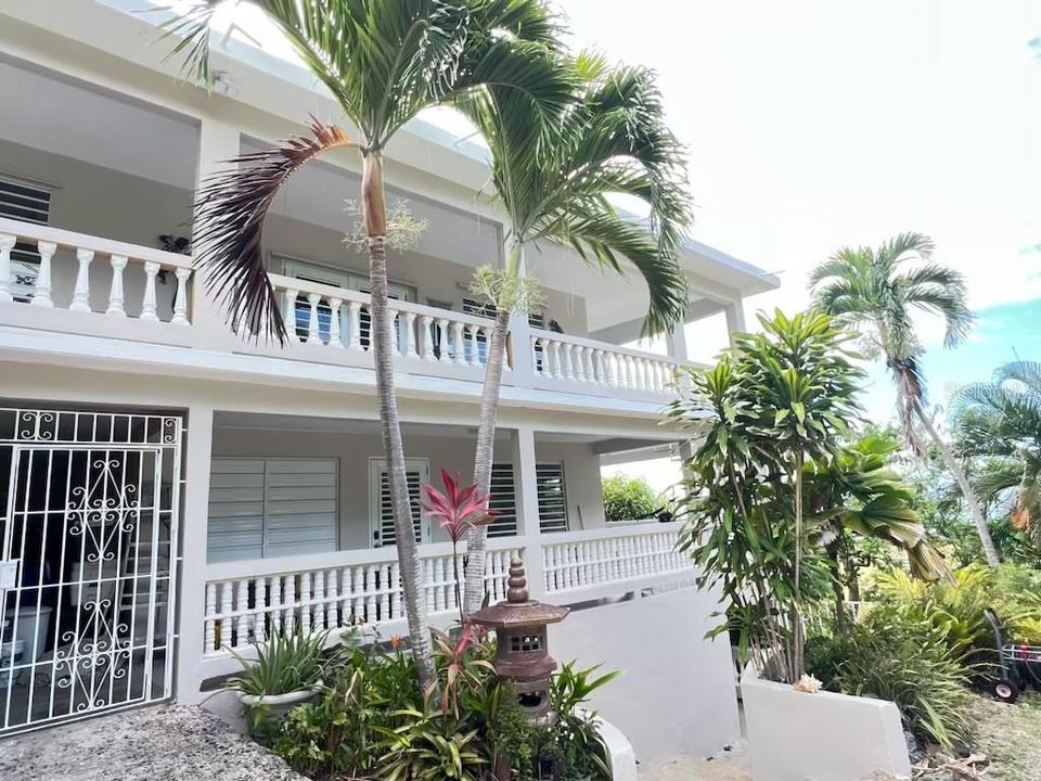 En Venta: $910,000 (3 camas, 2 baños, 3050 Pies cuadrados)