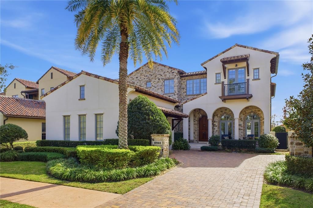 Activo con contrato: $7,495,000 (5 camas, 5 baños, 4649 Pies cuadrados)