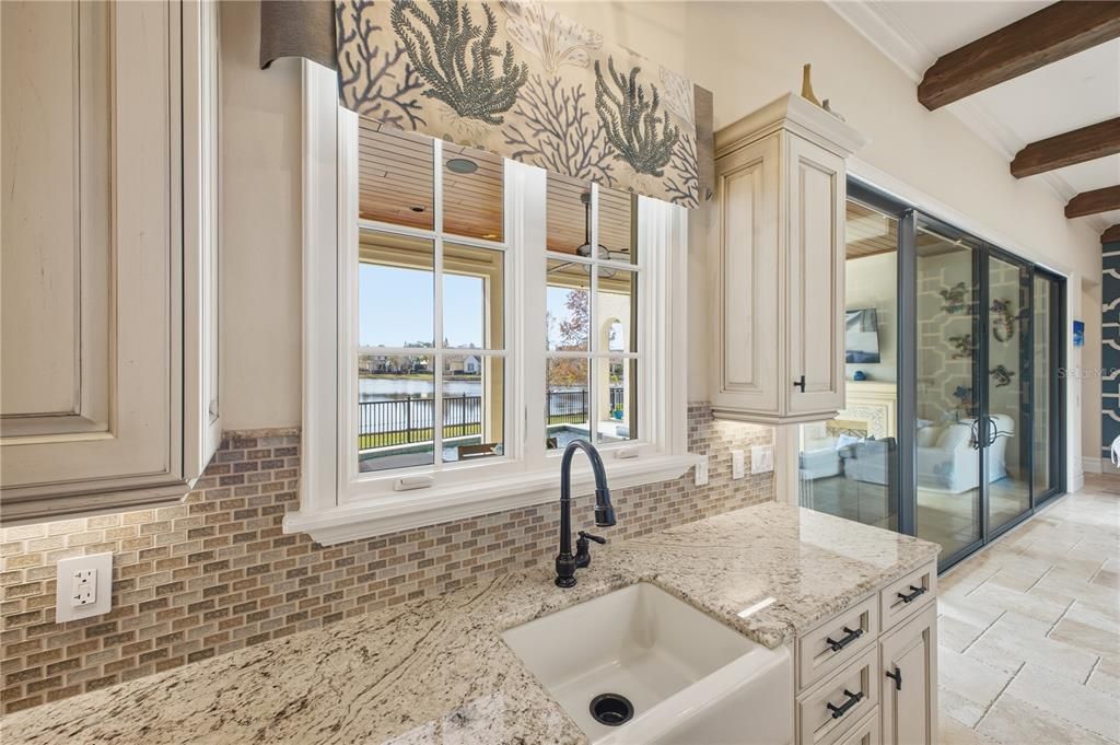 Activo con contrato: $7,495,000 (5 camas, 5 baños, 4649 Pies cuadrados)
